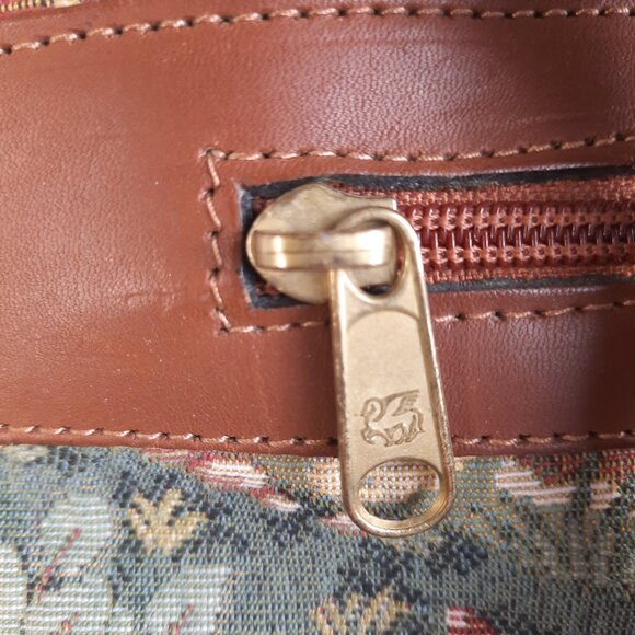 Vintage Expandable Tapestry Bag Overnight Bag  Tote Pegasus Cottagecore Floral - Picture 4 of 16